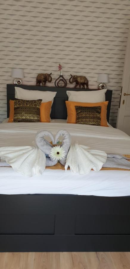 Baan Siam Hotel บรูจส์ ภายนอก รูปภาพ